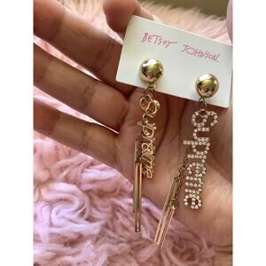 🌻🌻🌻New betseyville earrings supreme 🌻🌻🌻